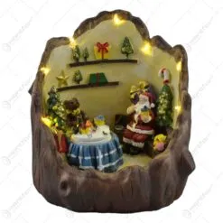 Decoratiune cu led pentru sarbatorile de iarna realizata din rasina - Design cu Mos Craciun. brazi si cadouri