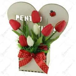 Aranjament floral in cutie din lemn Inimioara 23 CM