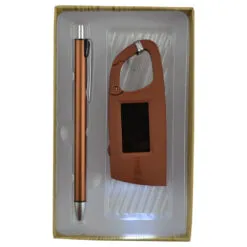 Set cadouri in cutie din hartie cu capac transparent - Pix si breloc cu lanterna - Mai multe tipuri