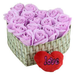 Cutie Inima cu trandafiri de sapun + breloc Love 20x17 CM