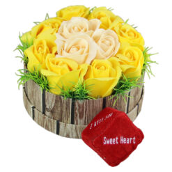 Cutie decorativa cu trandafiri sapun 16 CM