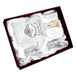 Set de doua pahare pentru tarie cu sticla de 0.5 L Model King inscriptionat "A legjobb apanak"