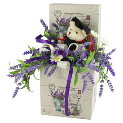 Aranjament floral pentru Absolvire cu ursulet in cutie decorativa 25x32 CM