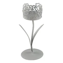 Sfesnic realizat din metal in forma de floare