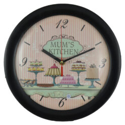 Ceas pentru perete realizat din plastic - Design cu prajituri si inscriptia "Mum's kitchen" - Diverse culori