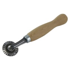 Feliator aluat cu maner din lemn 15 CM