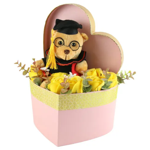 Aranjament floral pentru Absolvire cu ursulet si trandafiri de sapun 23 CM