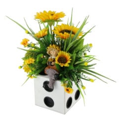 Aranjament decorativ cu flori artificiale si o figurine 15x35 CM