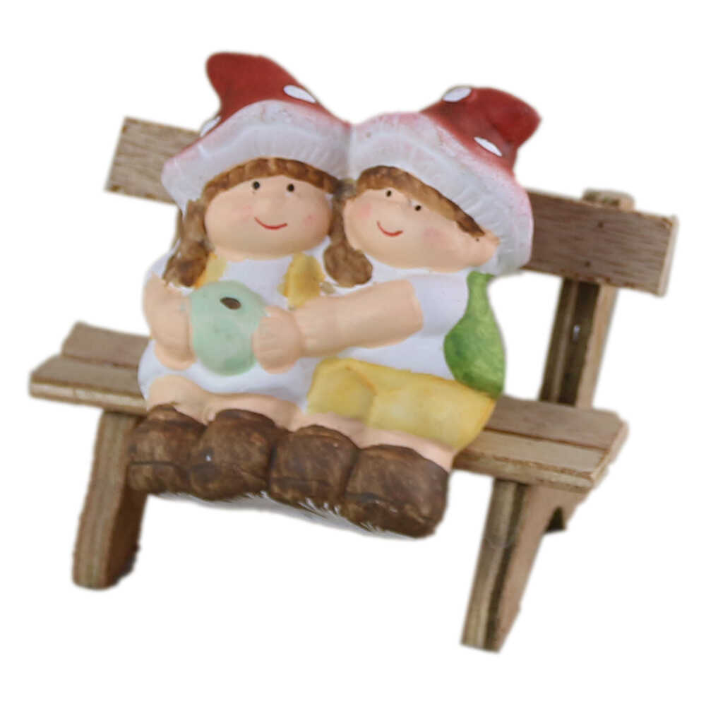 Figurina Copii pe banca 10x9 CM Figurina Copii pe banca 10x9 CM