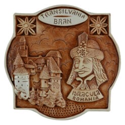 Placheta din ipsos reprezentand castelul Bran si chipul lui Vlad Tepes
