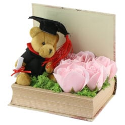 Aranjament floral pentru Absolvire cu ursulet si trandafiri de sapun 17x14 CM