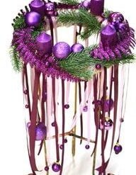 Coroana de Advent cu lumanari pe suport - Mov