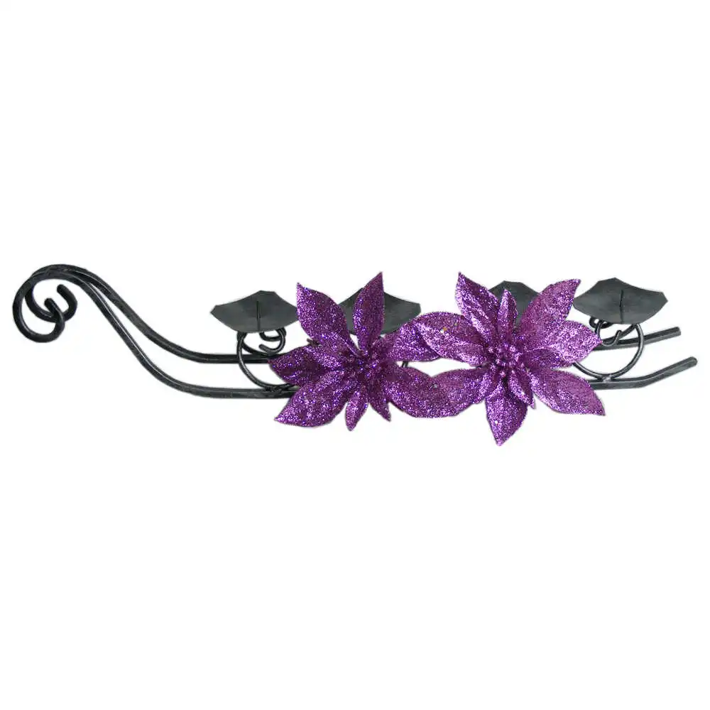 Suport lumanare din metal cu patru brate in forma de sanie lunga cu decor floral artificial - Diferite tipuri Suport lumanare din metal cu patru brate in forma de sanie lunga cu decor floral artificial - Diferite tipuri