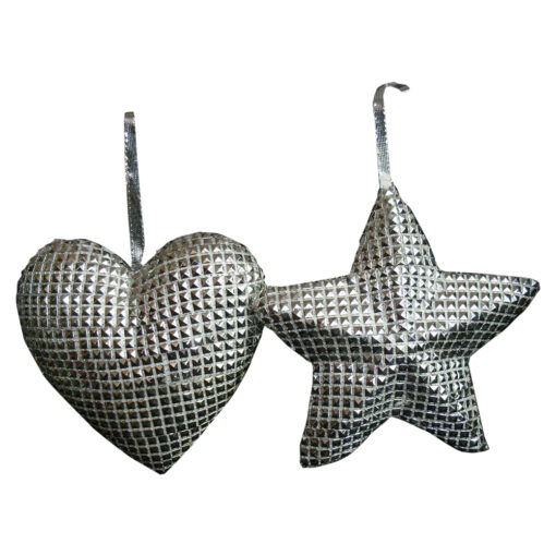 Decoratiune pentru bradul de craciun realizata din material plastic - 2 modele (Inima / Stea)