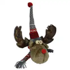 Decoratiune realizata din material plusat si textil in forma de ren - Design cu fular si caciula