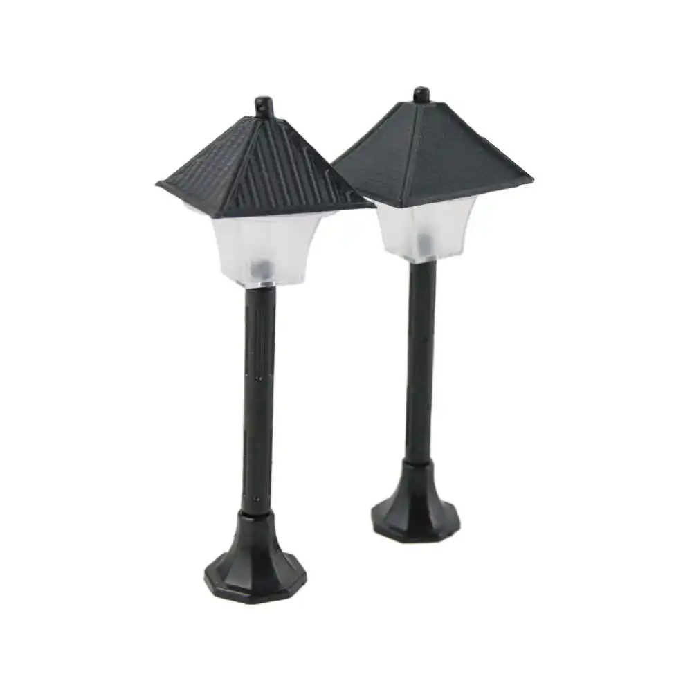 Set decoratiune cu led 2 felinare stradale 4x13 CM Set decoratiune cu led 2 felinare stradale 4x13 CM