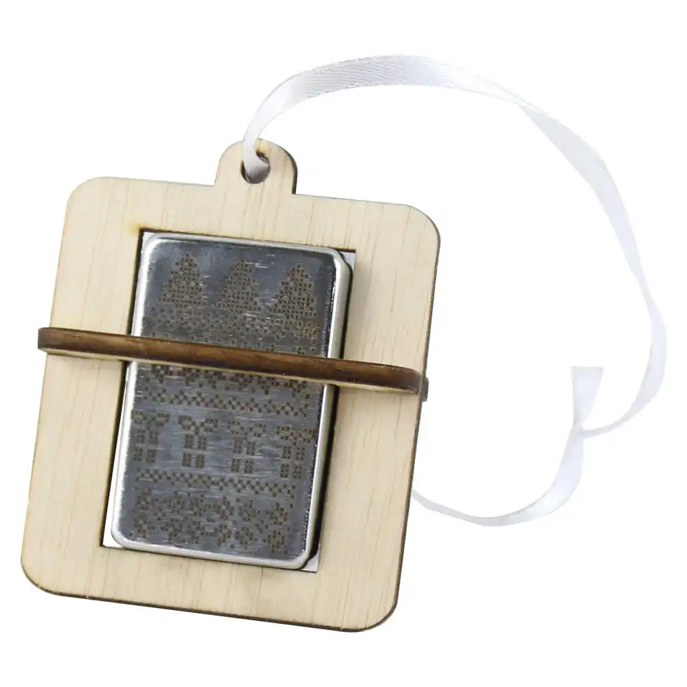 Bricheta metalica cu suport din lemn Bricheta metalica cu suport din lemn