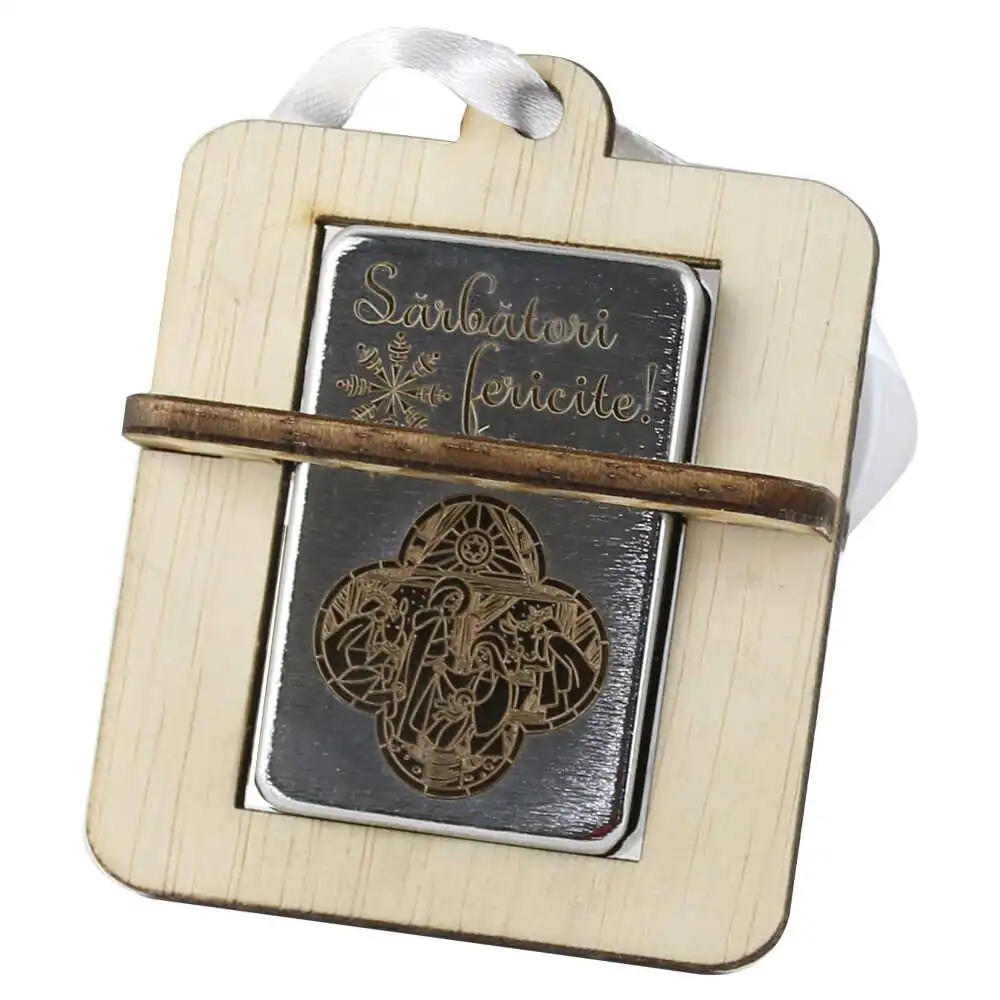 Bricheta metalica cu suport din lemn "Sarbatori fericite" Bricheta metalica cu suport din lemn "Sarbatori fericite"