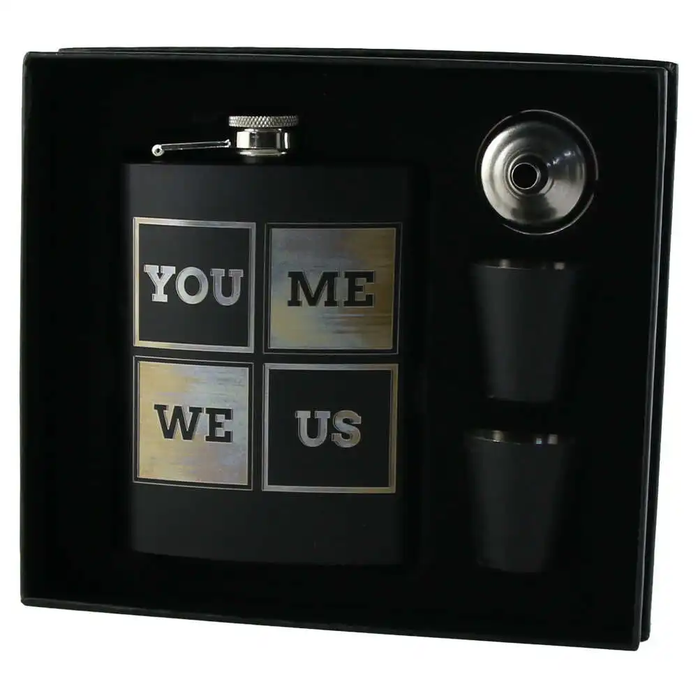 Set cadou "You+Me-We-Us" Plosca cu palnie si 2 pahare Set cadou "You+Me-We-Us" Plosca cu palnie si 2 pahare