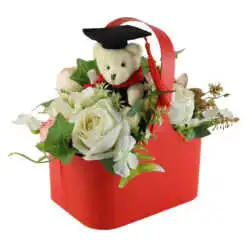 Aranjament floral pentru Absolvire cu ursulet si trandafiri 25x23 CM