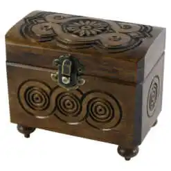 Cutie sculptata din lemn 12x8x10 CM