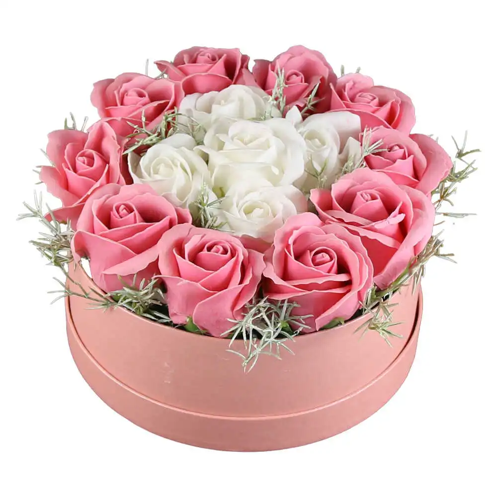 Aranjament floral din trandafiri de sapun in cutie 19 CM Aranjament floral din trandafiri de sapun in cutie 19 CM