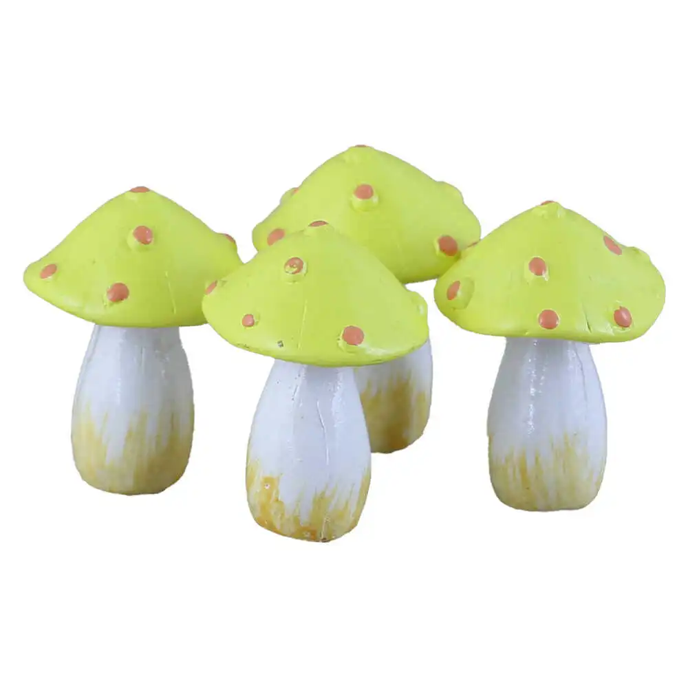 Set 4 ciupercute din rasina 6 CM Set 4 ciupercute din rasina 6 CM