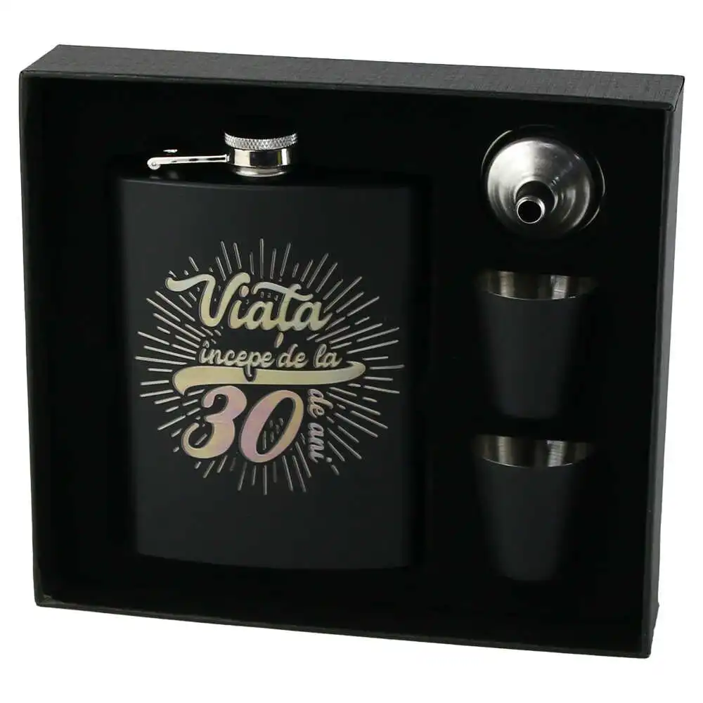 Set cadou "Viata incepe de la 30 de ani" Plosca cu palnie si 4 pahare Set cadou "Viata incepe de la 30 de ani" Plosca cu palnie si 4 pahare