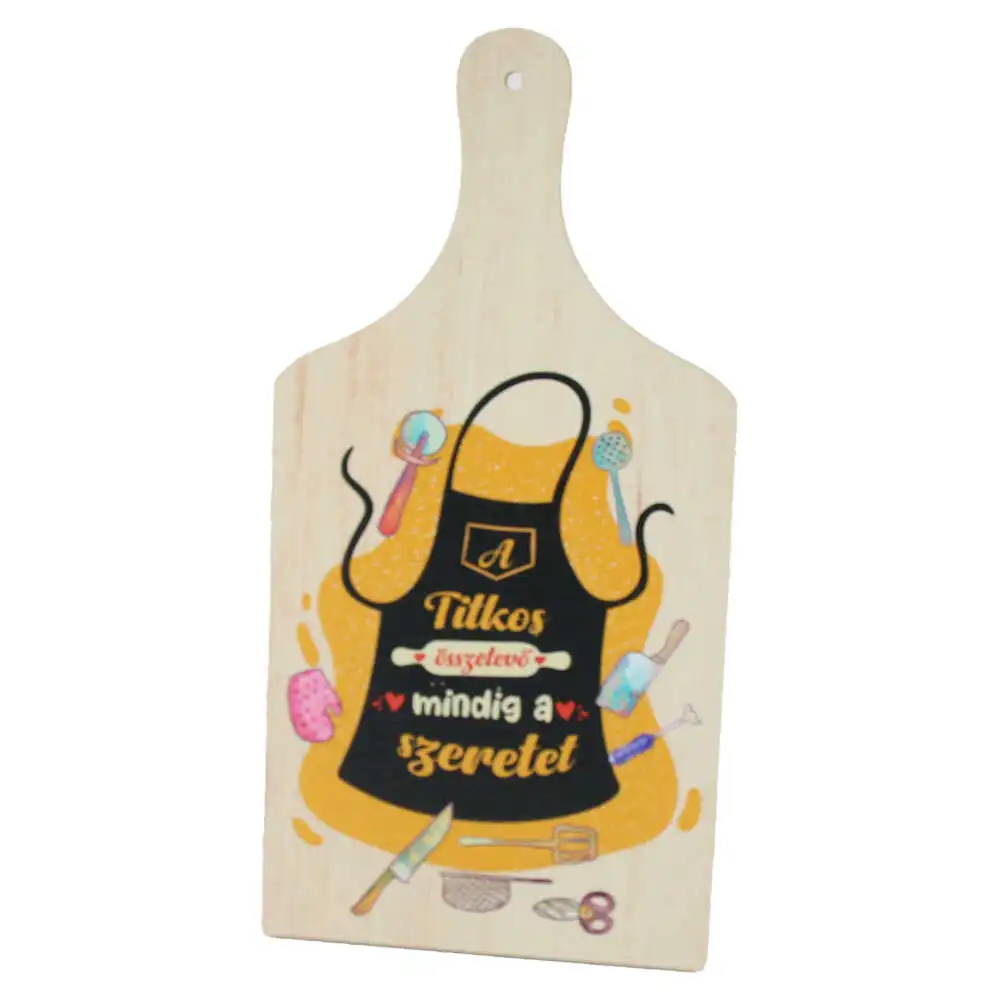 Tocator decorativ din lemn "A titkos osszetevo mindig a szeretet" Tocator decorativ din lemn "A titkos osszetevo mindig a szeretet"