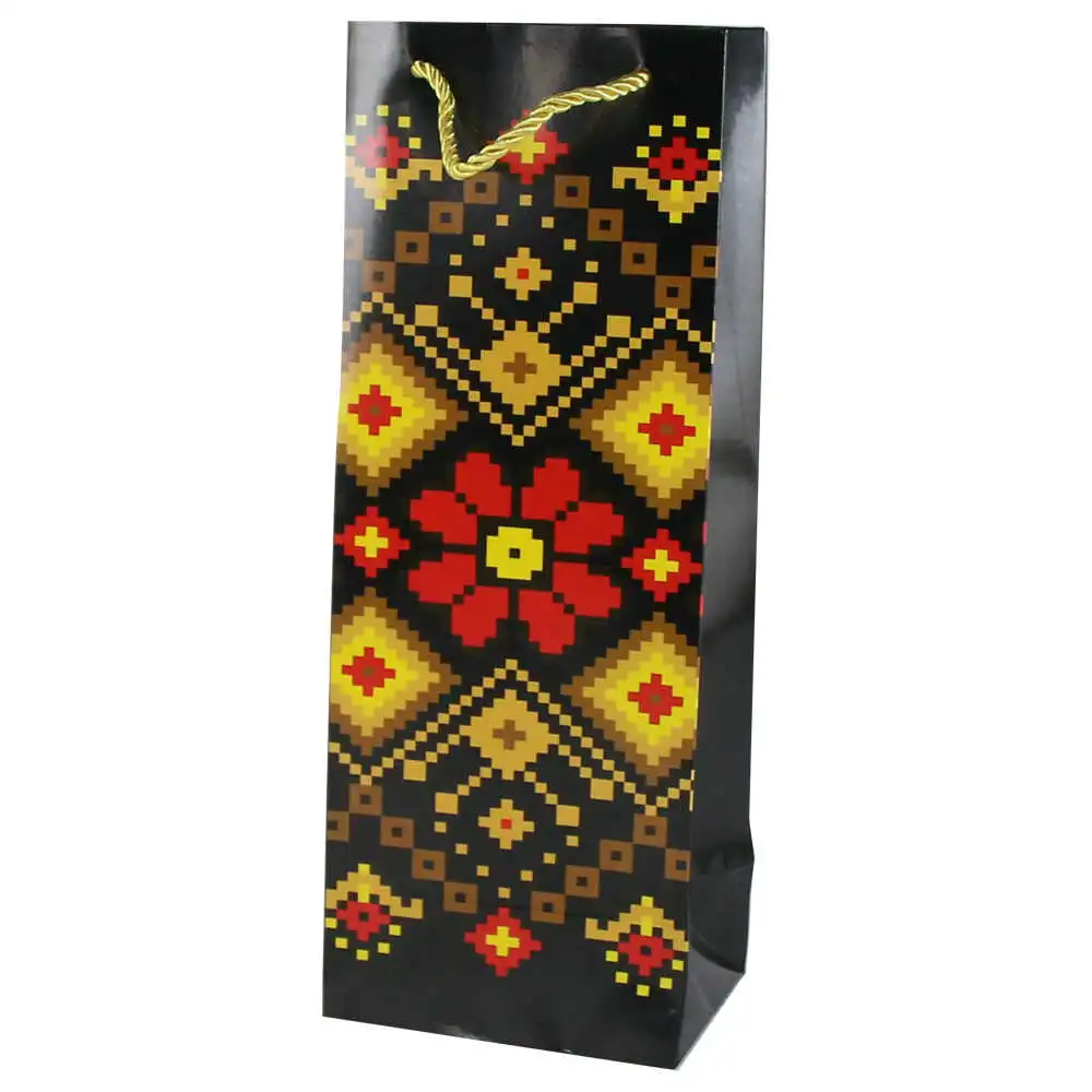 Punga cadou pentru bauturi cu motive traditionale 12x32 CM negru/rosu/galben Punga cadou pentru bauturi cu motive traditionale 12x32 CM negru/rosu/galben