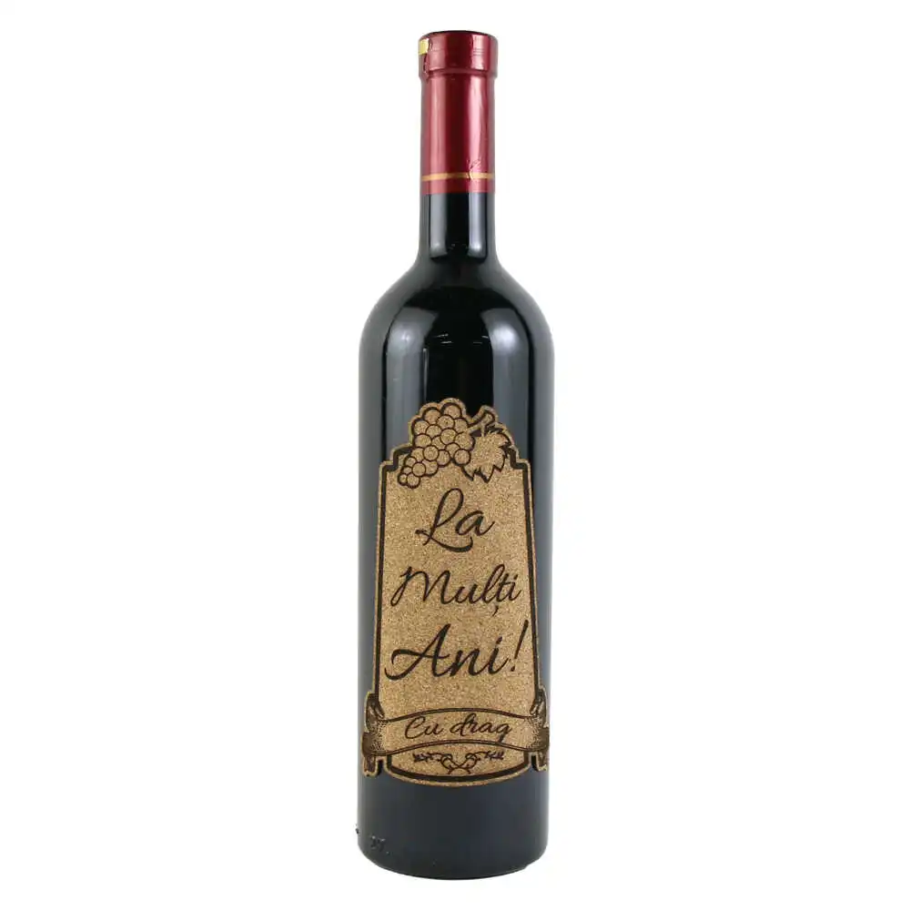 Vin rosu 750 ml "La multi ani! cu drag" cu eticheta personalizata din pluta Vin rosu 750 ml "La multi ani! cu drag" cu eticheta personalizata din pluta