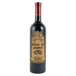 Vin rosu 750 ml "Casa de piatra! Felicitari!" cu eticheta personalizata din pluta