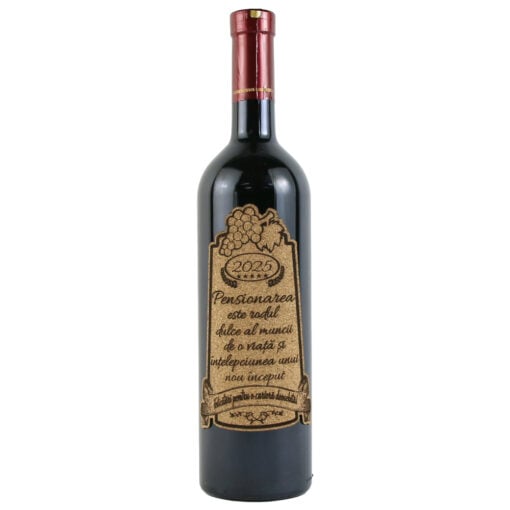 Vin rosu 750 ml "Pensionarea este rodul..." cu eticheta personalizata din pluta