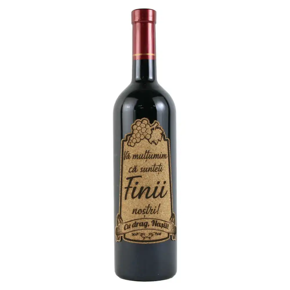 Vin rosu 750 ml "Va multumim ca sunteti Finii nostri!" cu eticheta personalizata din pluta Vin rosu 750 ml "Va multumim ca sunteti Finii nostri!" cu eticheta personalizata din pluta