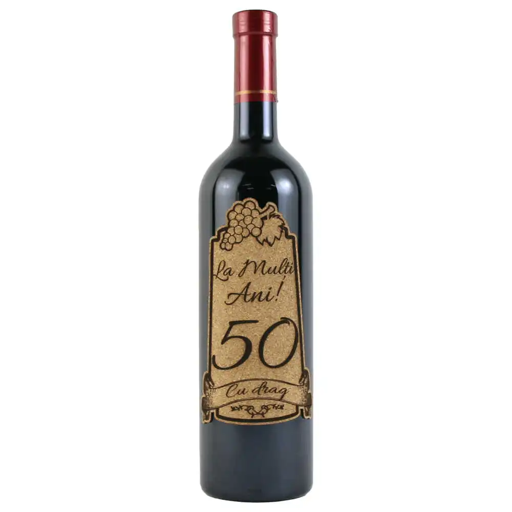 Vin rosu 750 ml "50 La multi ani! Cu drag" cu eticheta personalizata din pluta Vin rosu 750 ml "50 La multi ani! Cu drag" cu eticheta personalizata din pluta