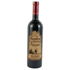 Vin rosu 750 ml "Pentru cel mai bun Pescar" cu eticheta personalizata din pluta