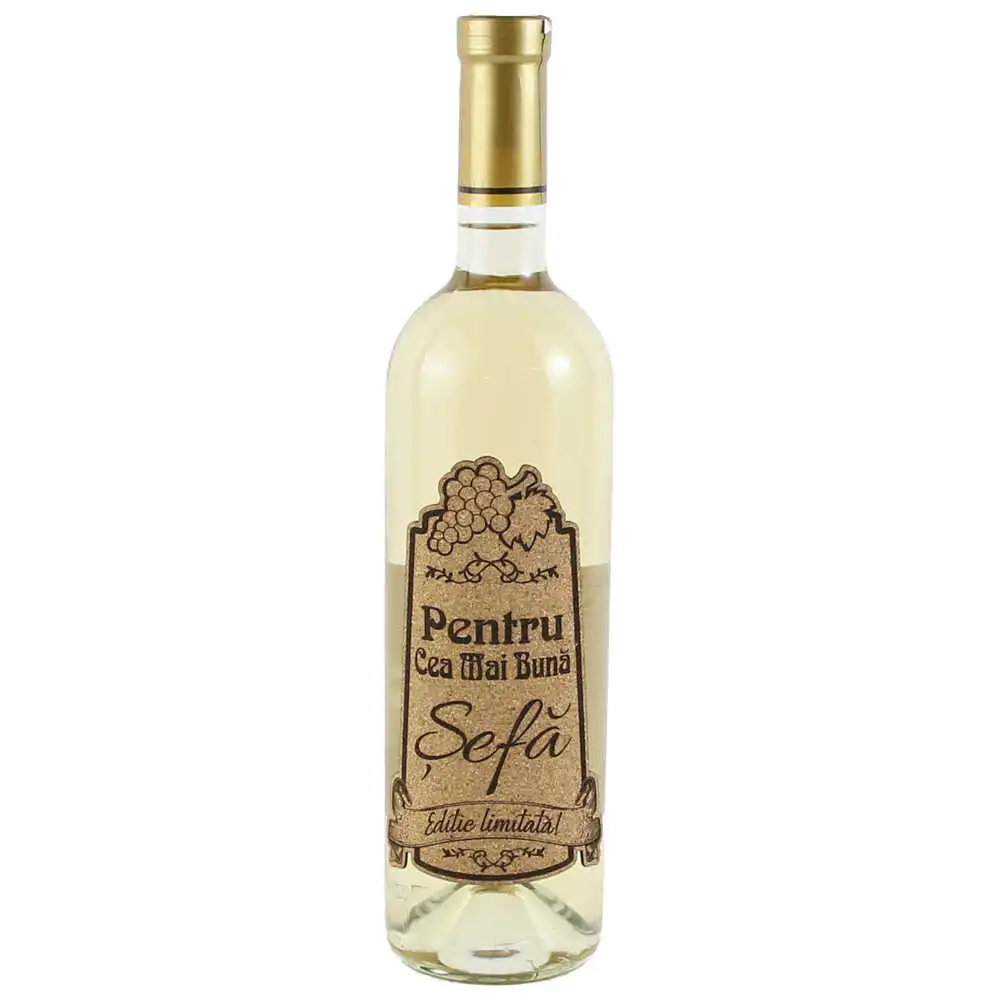 Vin alb 750 ml "Pentru cea mai buna Sefa" cu eticheta personalizata din pluta Vin alb 750 ml "Pentru cea mai buna Sefa" cu eticheta personalizata din pluta