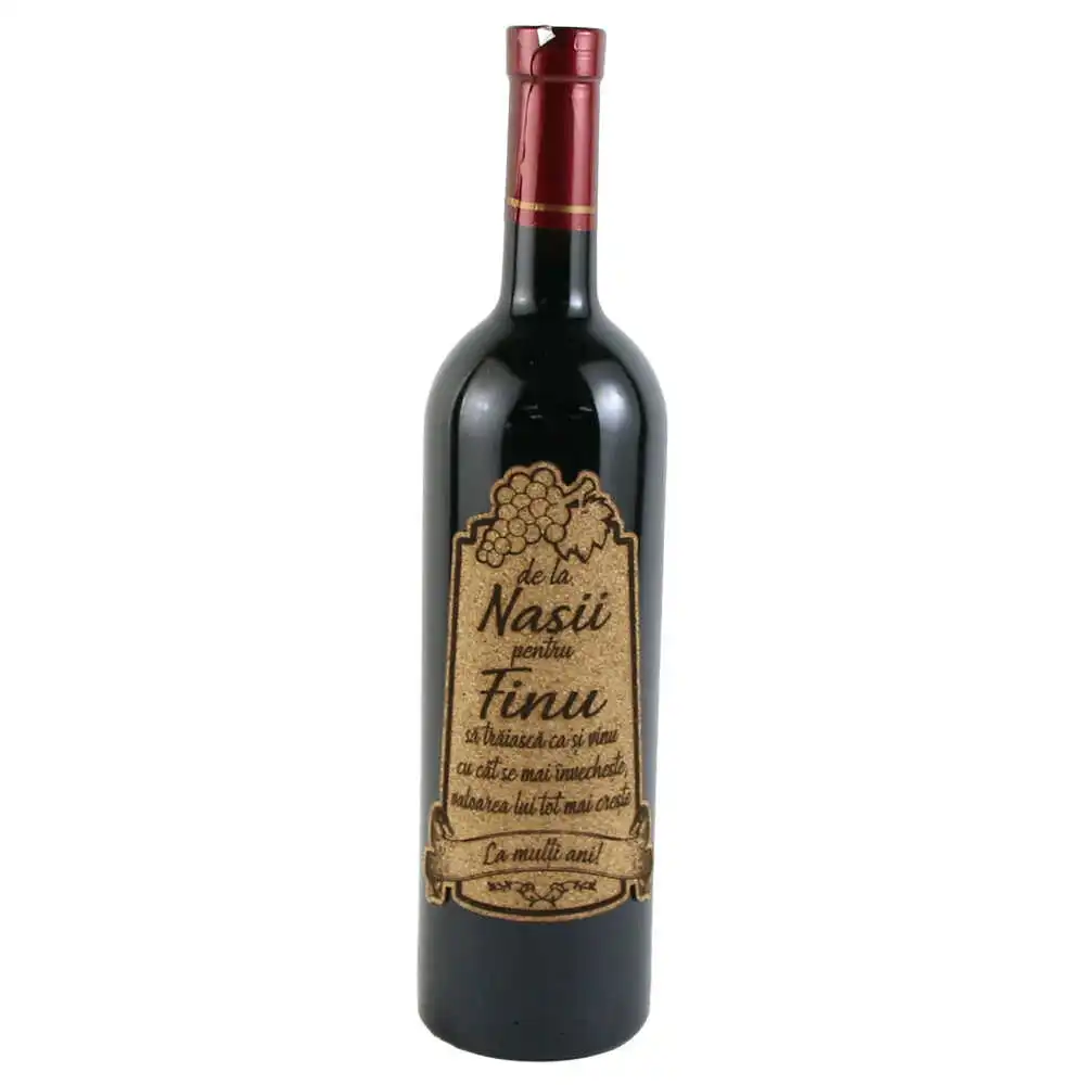 Vin rosu 750 ml "De la Nasii pentru Finu..." cu eticheta personalizata din pluta