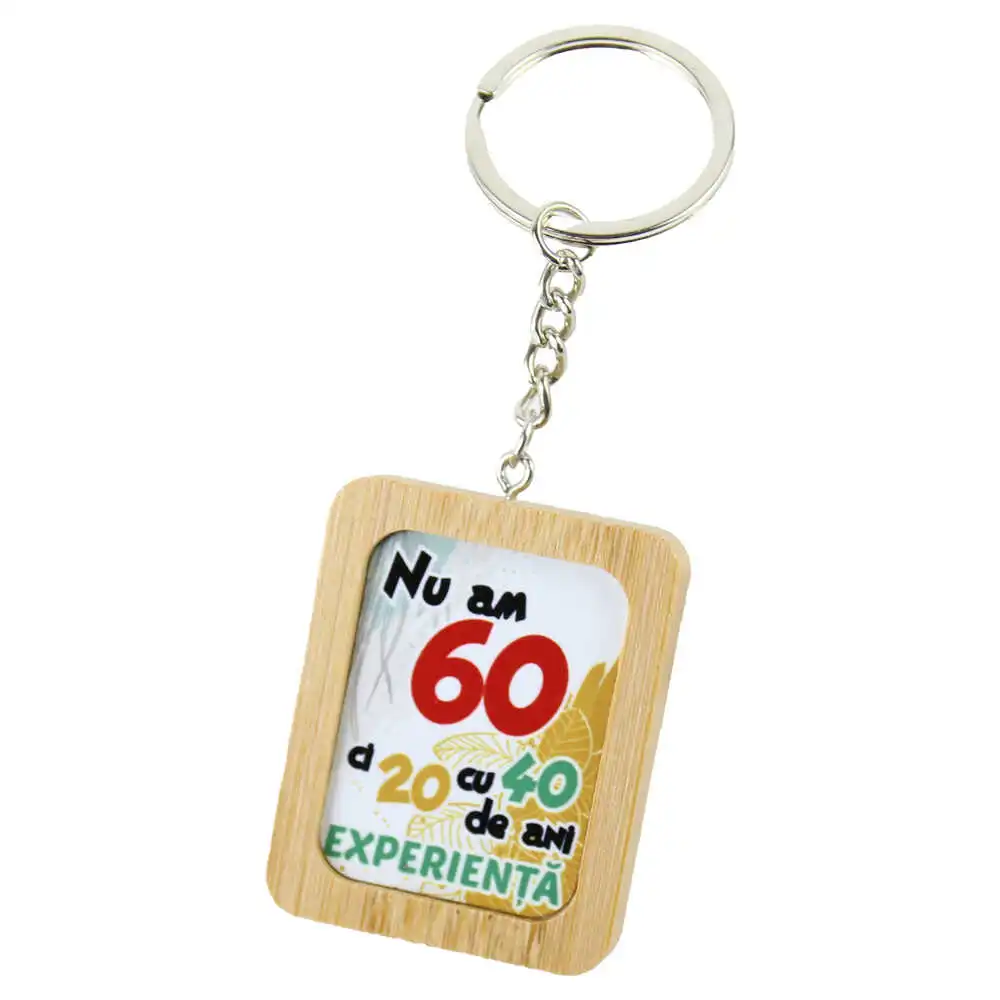 Breloc din bambus "Nu am 60..." Breloc din bambus "Nu am 60..."