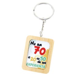 Breloc din bambus "Nu am 70..."
