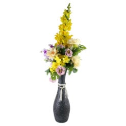 Aranjament floral cu trandafiri