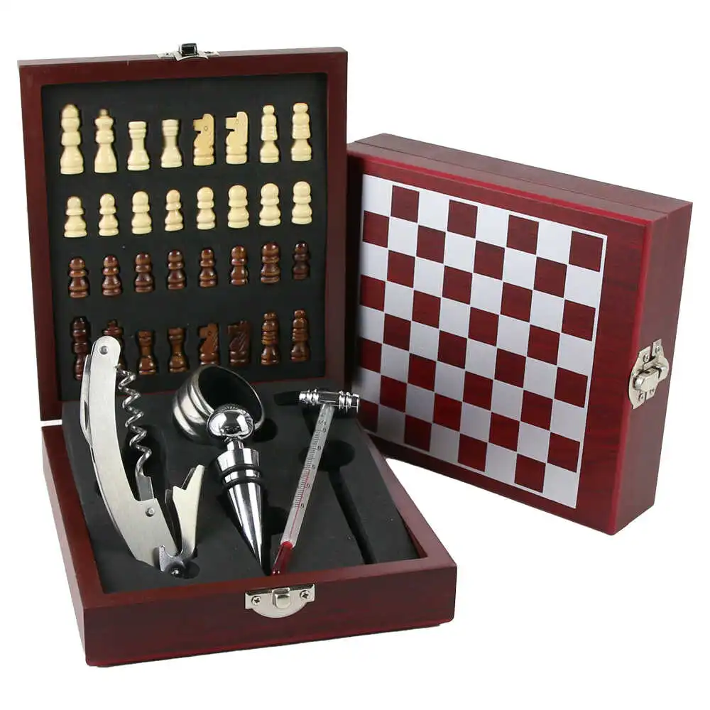 Set cadou cu accesorii vin si joc Sah Set cadou cu accesorii vin si joc Sah