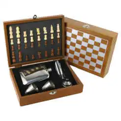 Set cadou Plosca cu accesorii si joc Sah