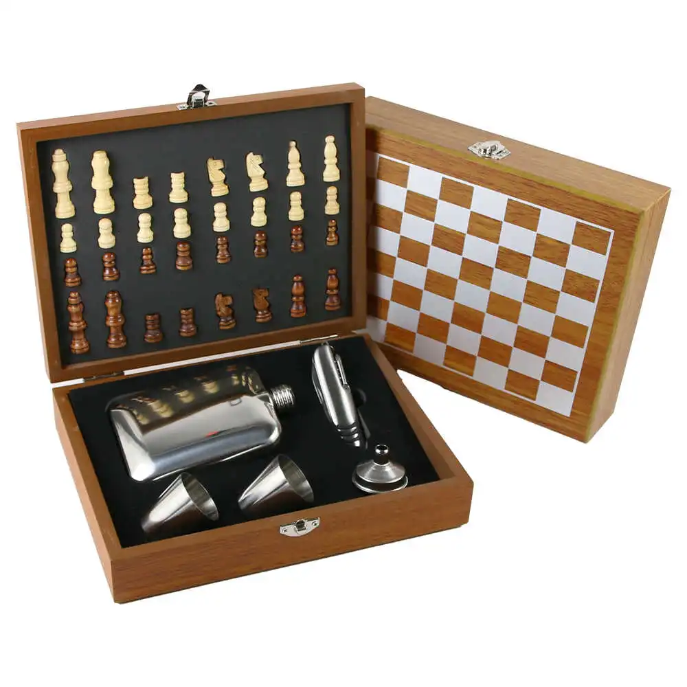 Set cadou Plosca cu accesorii si joc Sah Set cadou Plosca cu accesorii si joc Sah