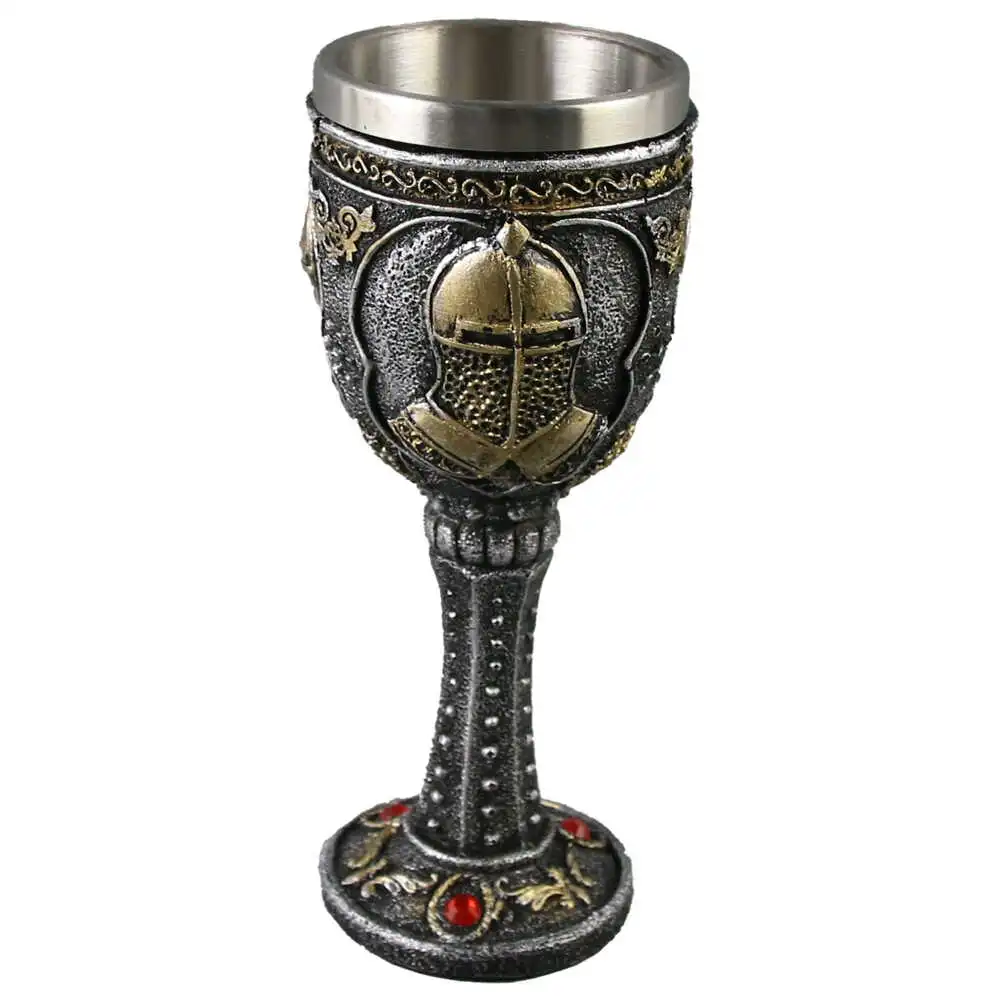 Pocal din metal si rasina Cavaler 8x18 CM Pocal din metal si rasina Cavaler 8x18 CM