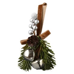 Clopotei cu crengi de brad si bobite