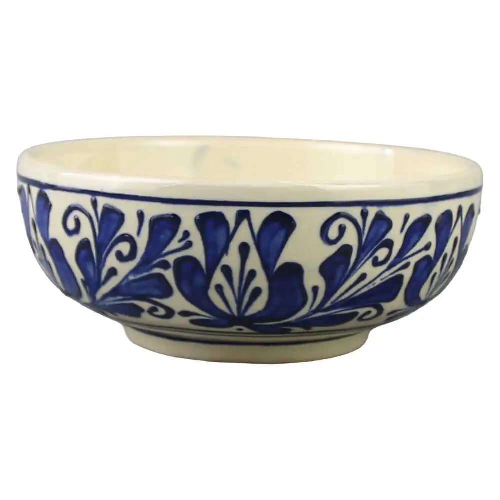 pictata cu motive traditionale pictata cu motive traditionale