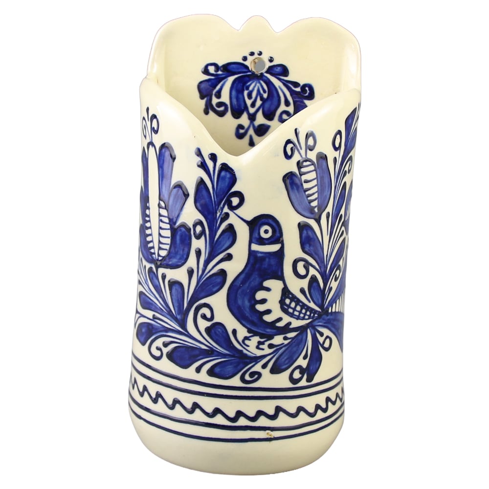 pictata cu motive traditionale pictata cu motive traditionale