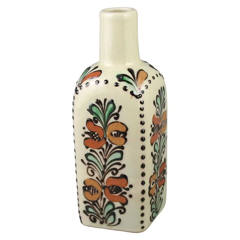 pictata cu motive traditionale pictata cu motive traditionale
