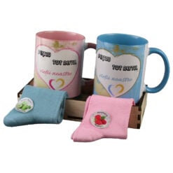 2 sosete si suport lemn